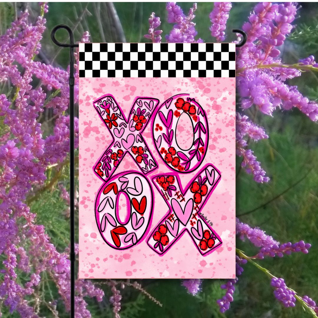 XOXO Checkered Garden Flag