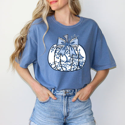 Blue Willow Lace Bow Pumpkin T-Shirt
